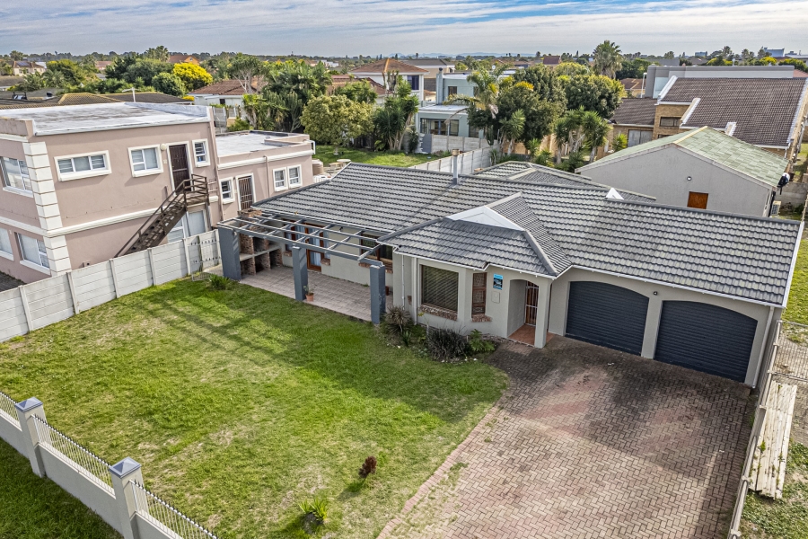 6 Bedroom Property for Sale in Summerstrand Eastern Cape
